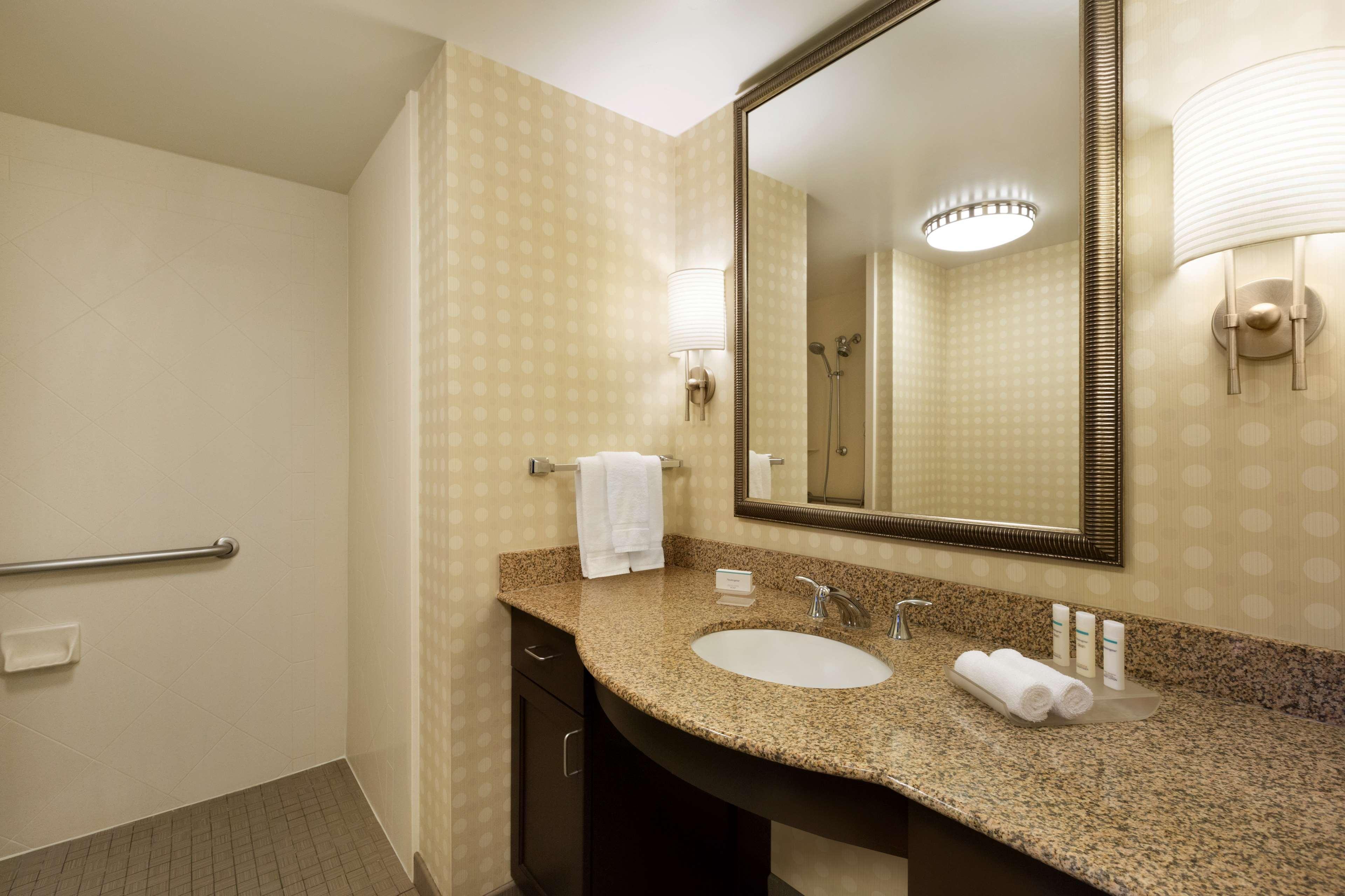 โฮมวู้ด สวีทส์ ฟอร์ท ไมเยอร์ แอร์พอร์ต Hotel ฟอร์ตไมเยอร์ ภายนอก รูปภาพ