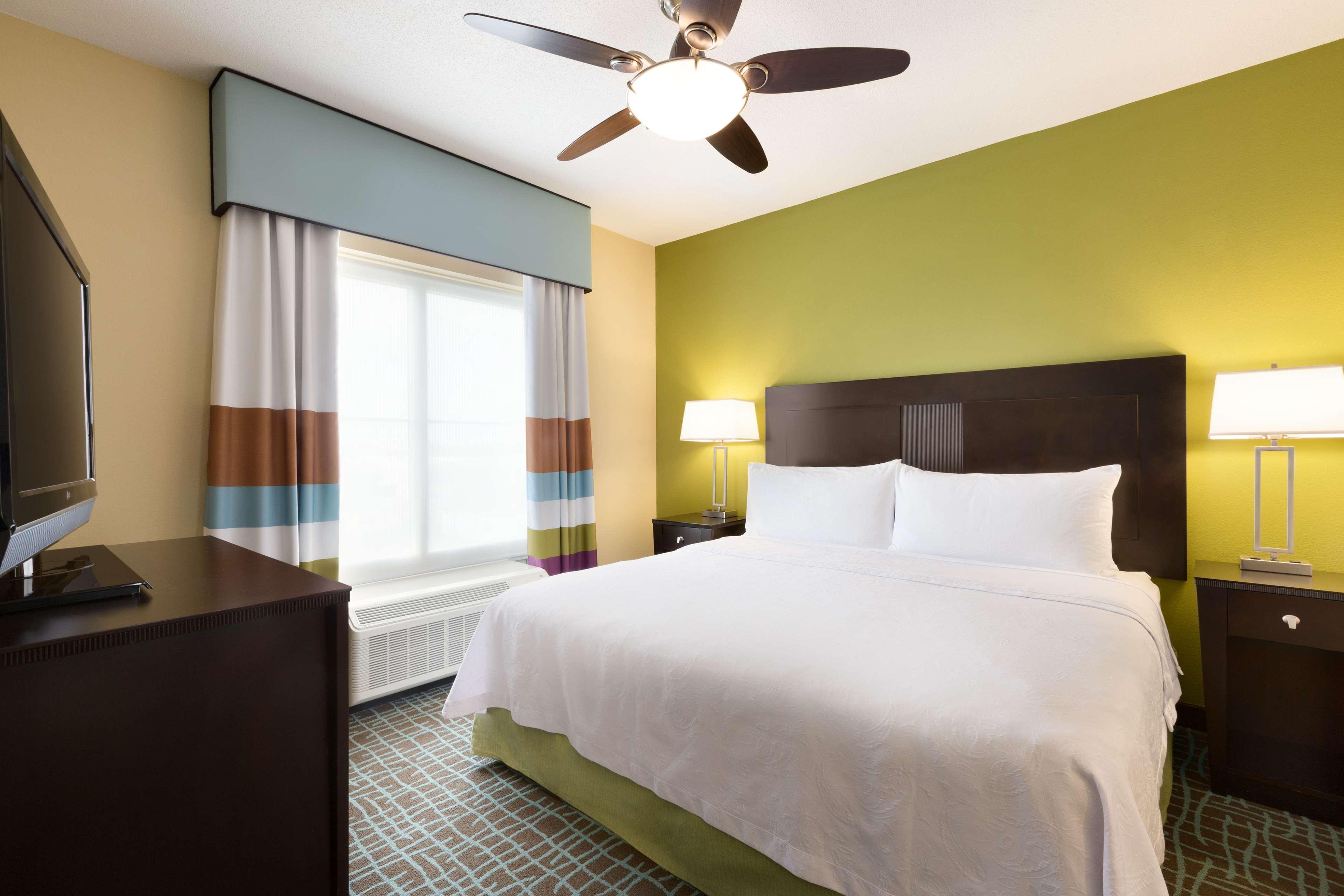 โฮมวู้ด สวีทส์ ฟอร์ท ไมเยอร์ แอร์พอร์ต Hotel ฟอร์ตไมเยอร์ ภายนอก รูปภาพ