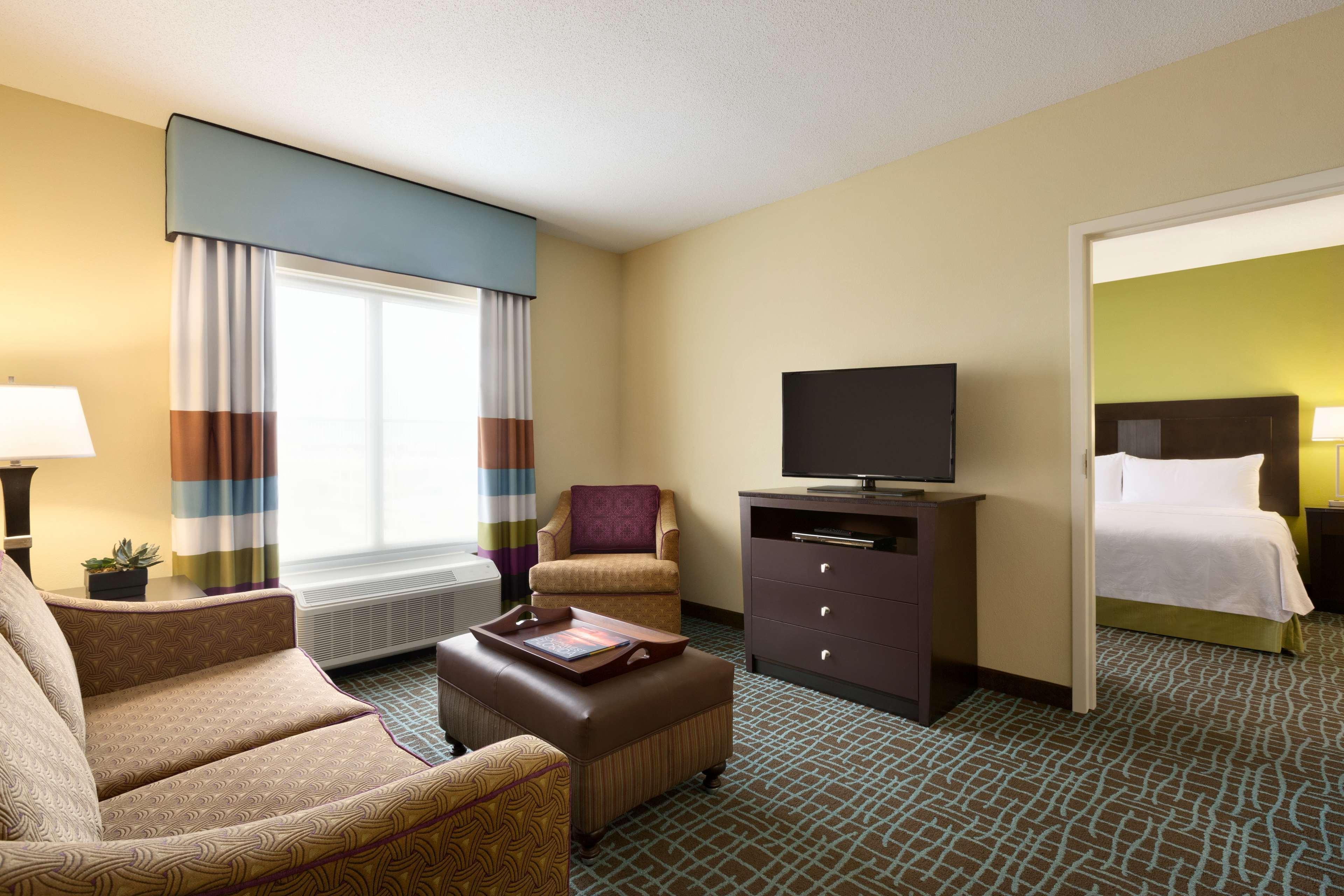 โฮมวู้ด สวีทส์ ฟอร์ท ไมเยอร์ แอร์พอร์ต Hotel ฟอร์ตไมเยอร์ ภายนอก รูปภาพ