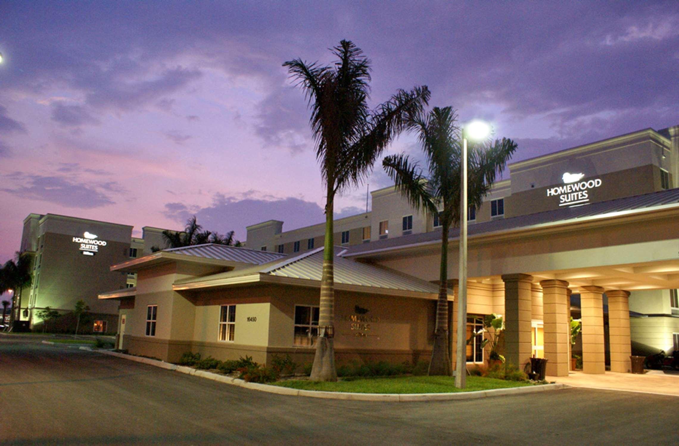 โฮมวู้ด สวีทส์ ฟอร์ท ไมเยอร์ แอร์พอร์ต Hotel ฟอร์ตไมเยอร์ ภายนอก รูปภาพ