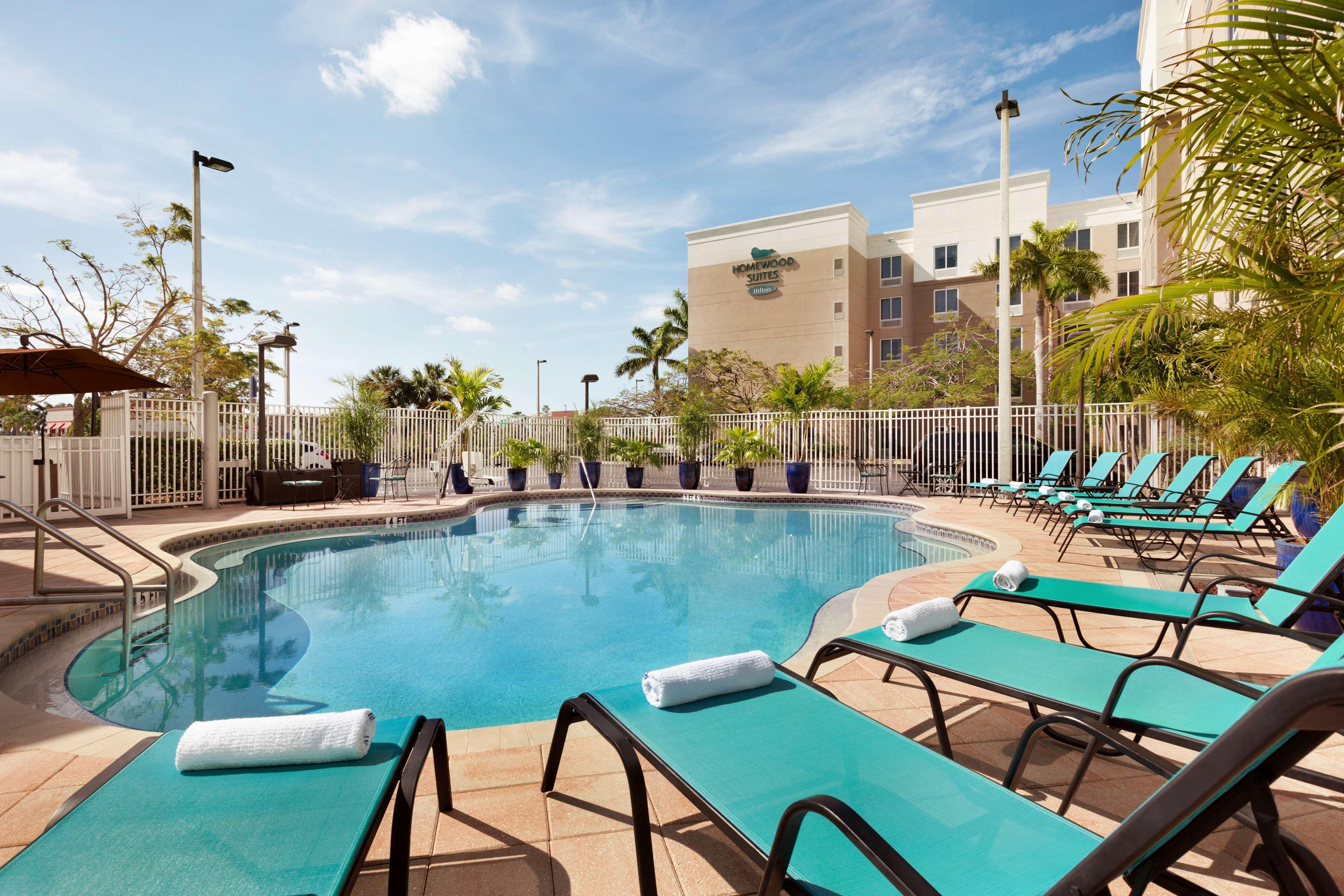 โฮมวู้ด สวีทส์ ฟอร์ท ไมเยอร์ แอร์พอร์ต Hotel ฟอร์ตไมเยอร์ ภายนอก รูปภาพ