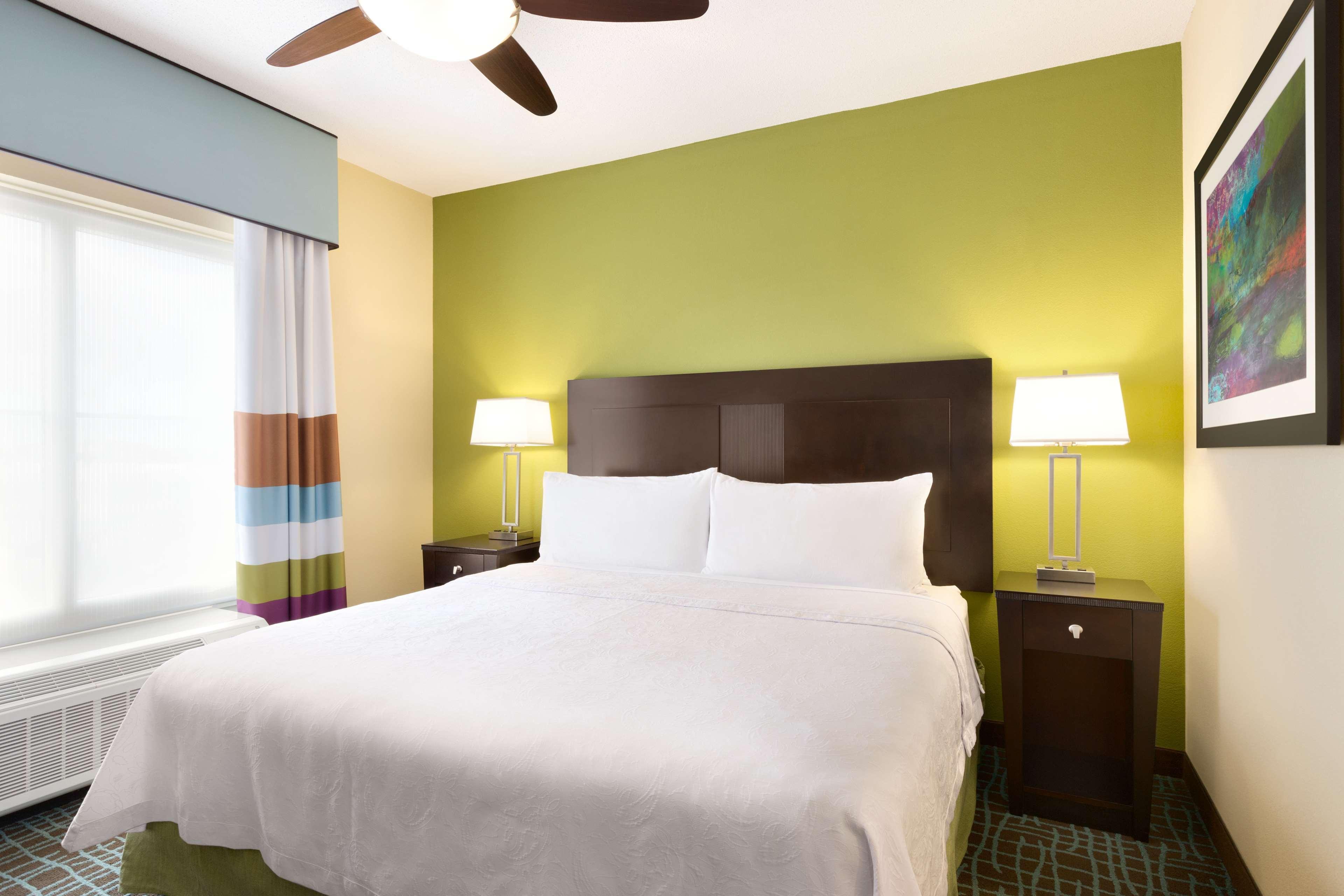 โฮมวู้ด สวีทส์ ฟอร์ท ไมเยอร์ แอร์พอร์ต Hotel ฟอร์ตไมเยอร์ ภายนอก รูปภาพ