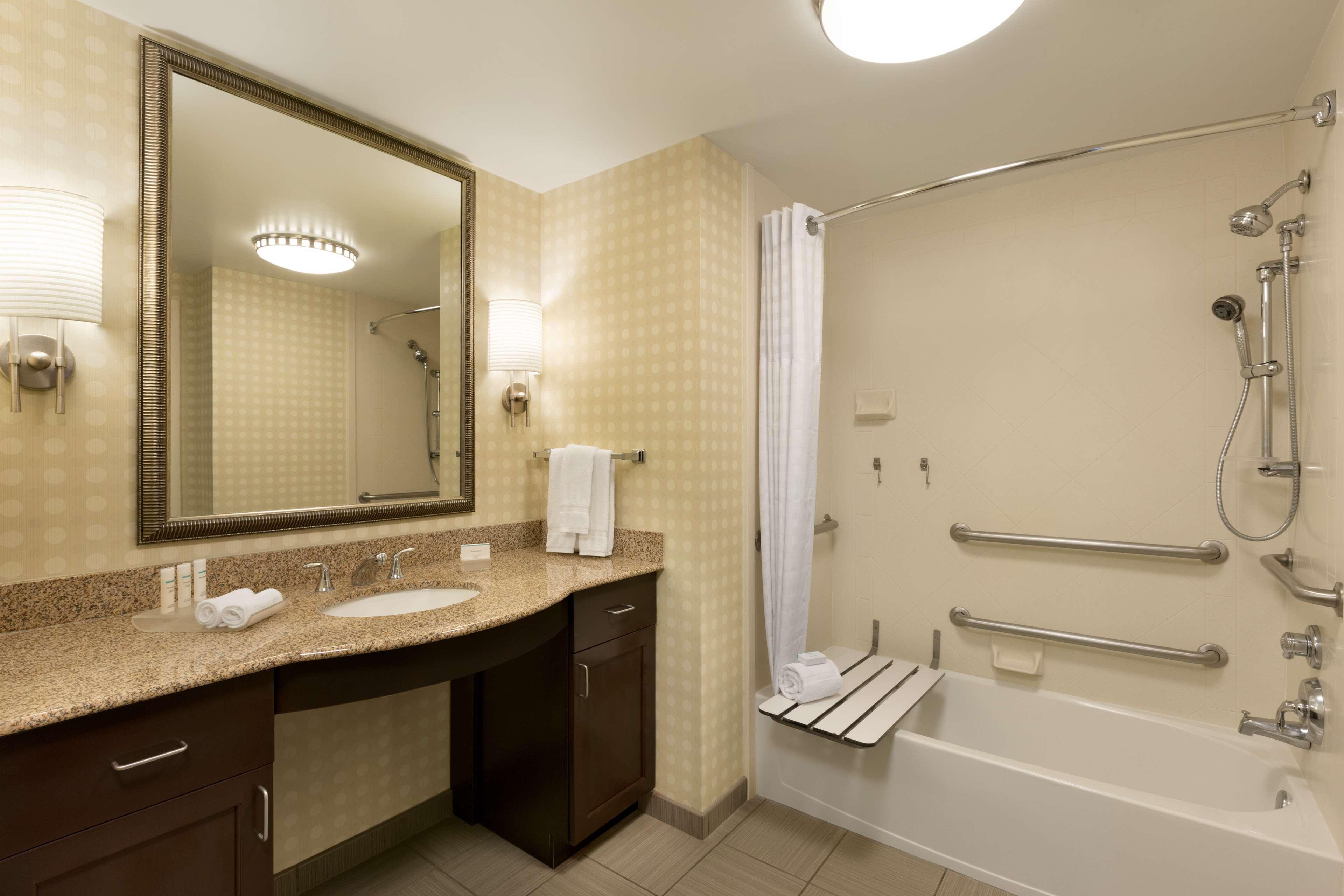 โฮมวู้ด สวีทส์ ฟอร์ท ไมเยอร์ แอร์พอร์ต Hotel ฟอร์ตไมเยอร์ ภายนอก รูปภาพ