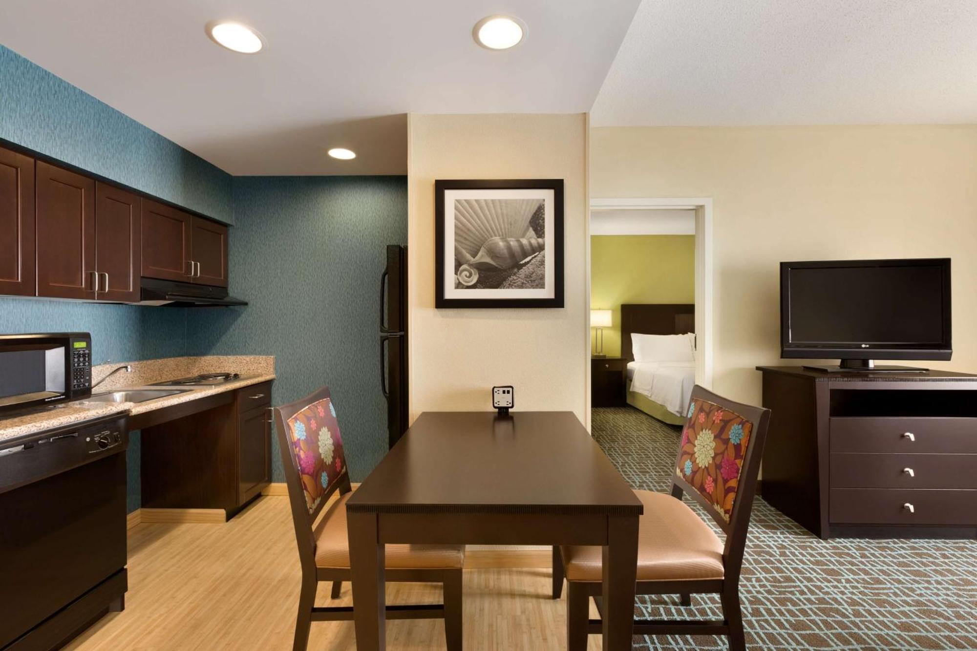 โฮมวู้ด สวีทส์ ฟอร์ท ไมเยอร์ แอร์พอร์ต Hotel ฟอร์ตไมเยอร์ ภายนอก รูปภาพ